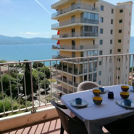 Bright 2-bedroom & Beautiful Sea View Daire *